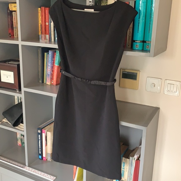 PROMOD Classic Little black dress. knee length. With a satin belt. Zip on side. - Picture 7 of 7